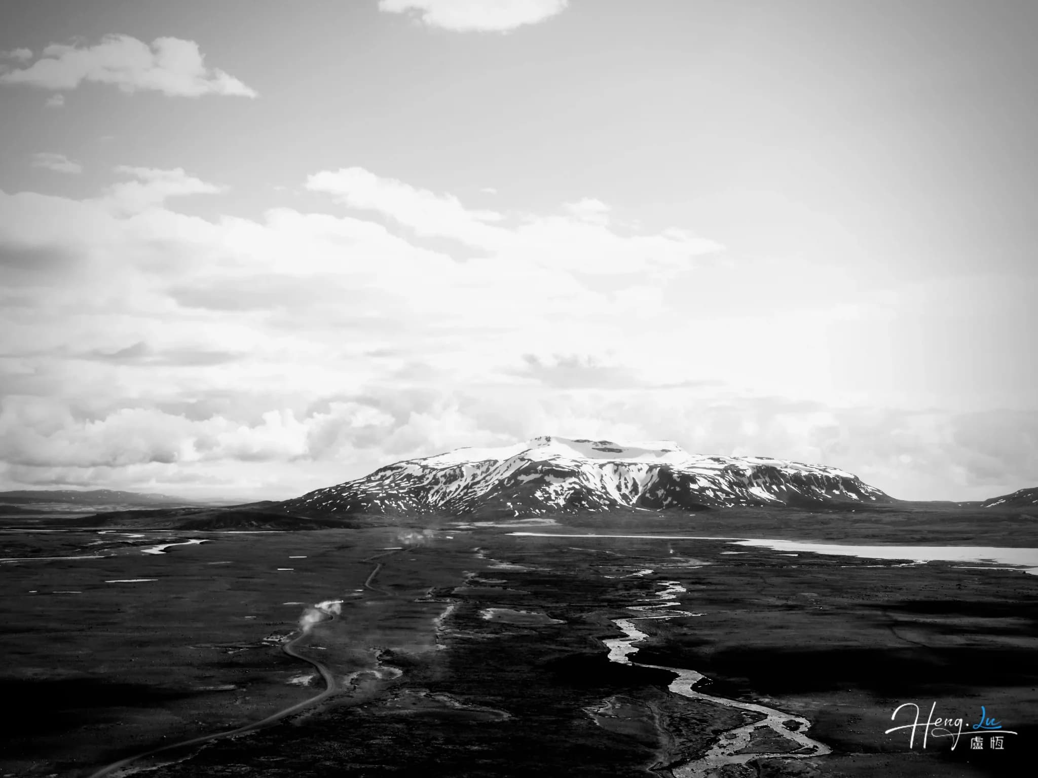 Black and white mountain landscape from Lens of Heng Lu